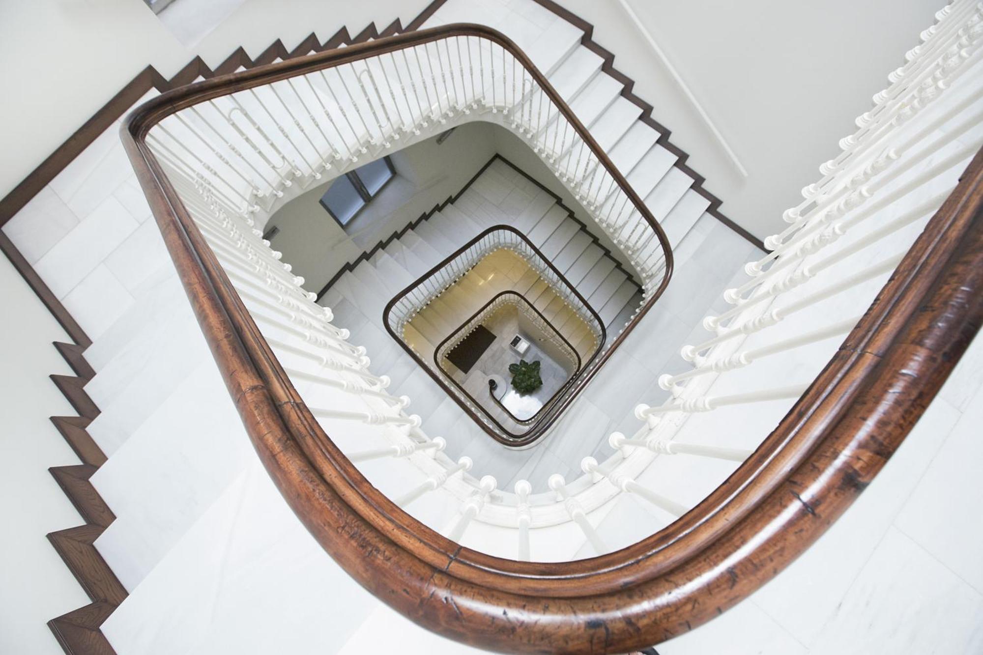 Hospes Amérigo Alicante Esterno foto Staircase
