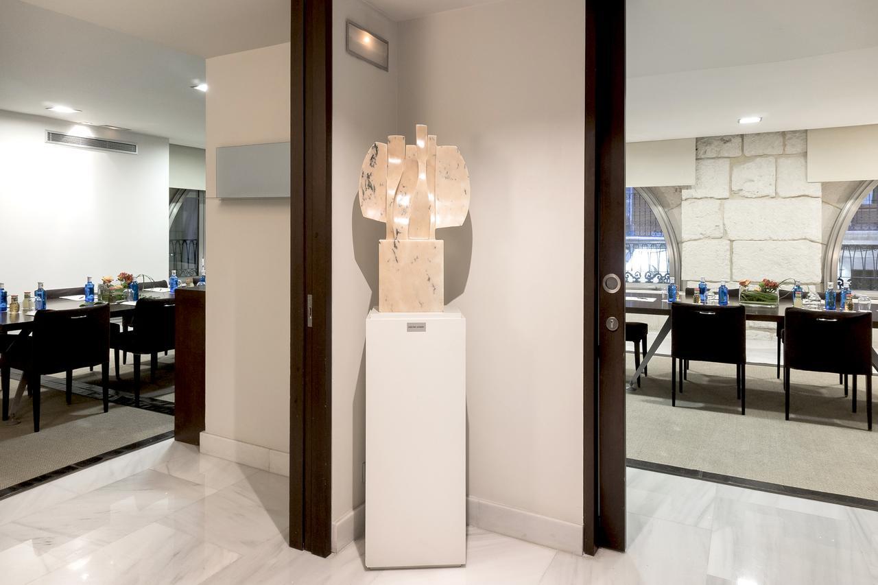 Hospes Amérigo Alicante Esterno foto The sculpture "The World" by the artist at the entrance of the hotel